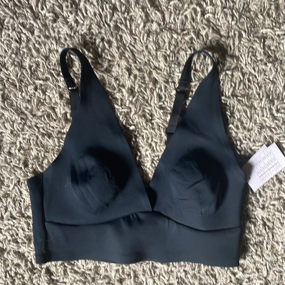 Bundle of 4 Bralettes (size small) - Picture 3 of 7